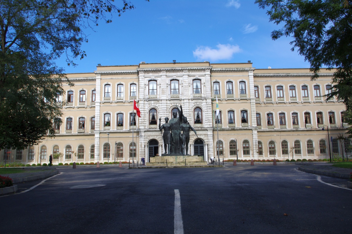 konstantinapolyi-egyetem