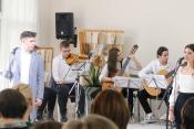 A Baksa-gimnázium diákjainak zenés műsora